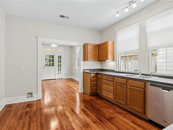5th image of 2809-11 Aubry St