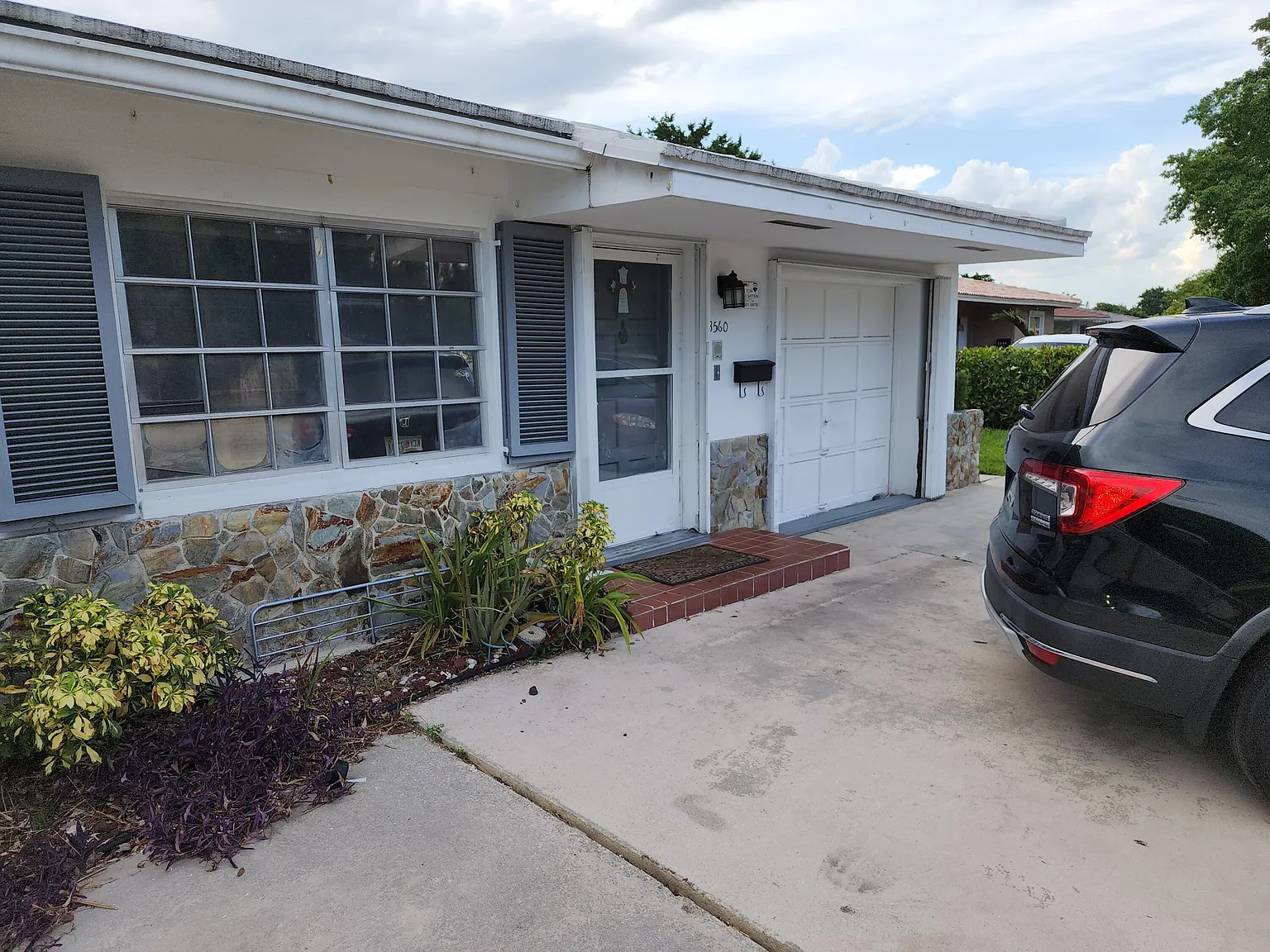 4 bed, 2.0 bath, 1768 sqft, $3,100 — Photo 2