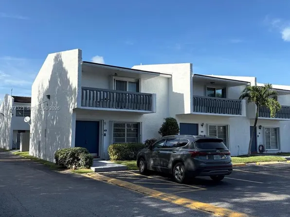 17180 SW 94th Ave APT 701, Palmetto Bay, FL 33157