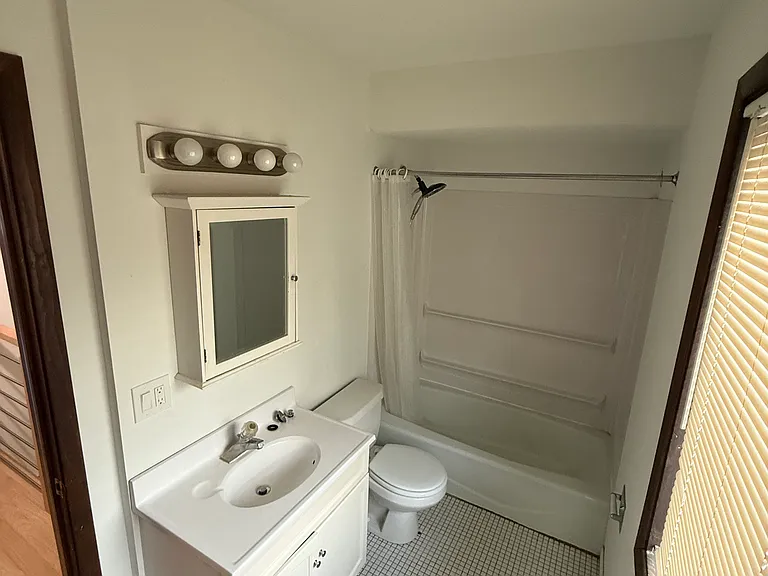 1115 Hunters Ln — Photo 19