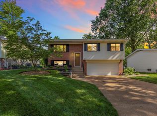 25 James Ct, Ballwin, MO 63021