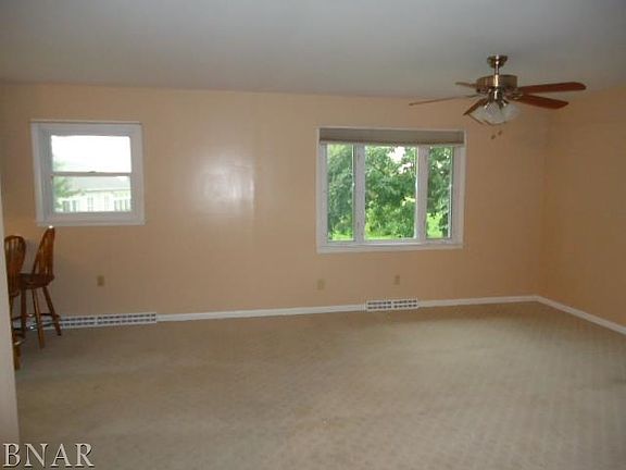 3rd image of 387 N Lovejoy St