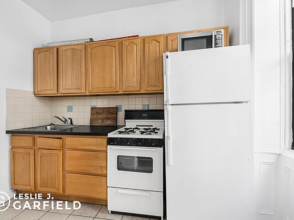 3rd image of 352 E 55th St #4AB