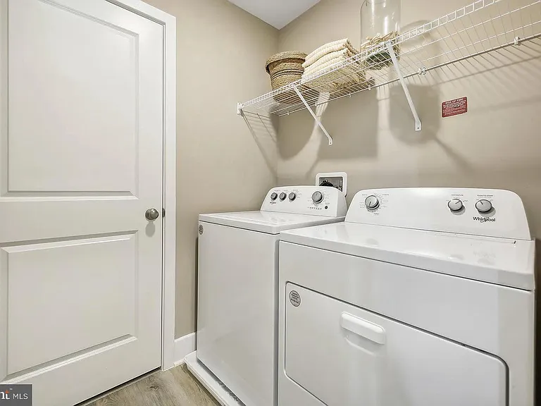 111 Charing Cross Dr — Photo 27