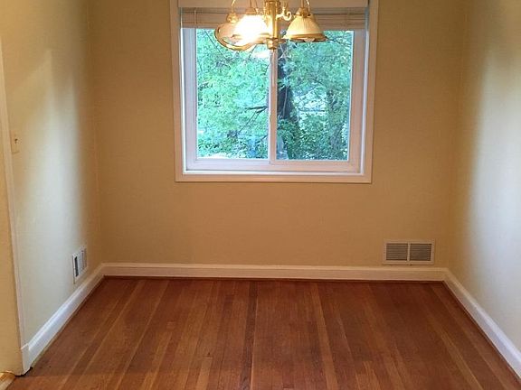 3rd image of 239 Evans Ln