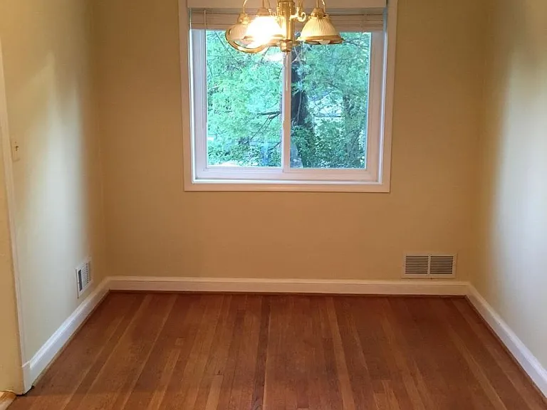 239 Evans Ln — Photo 3