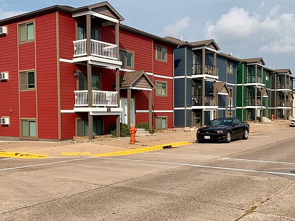 2nd image of 168 W 2nd St #3