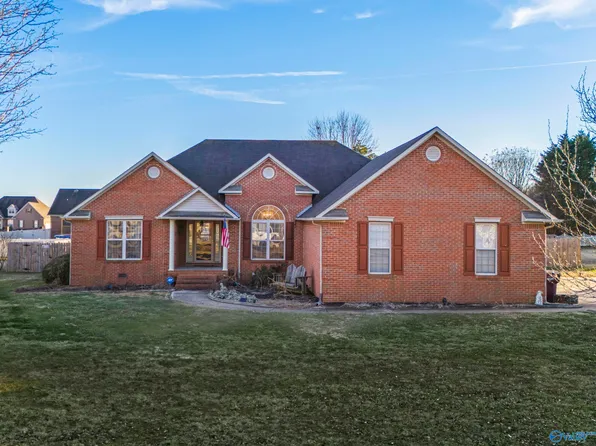 27584 Miller Ln, Elkmont, AL 35620