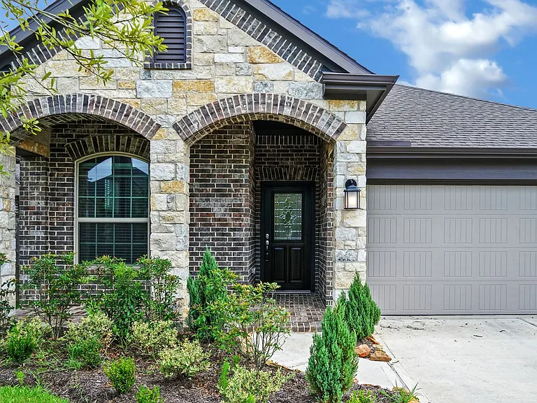 187 Buckeye Dr — Photo 2