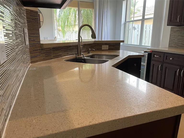 805 Falling Water Rd — Photo 10