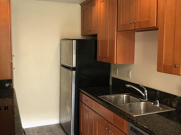4th image of 8525 Villa La Jolla Dr APT F