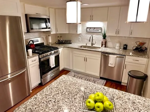 110 Dean St Unit 5, Taunton, MA 02780