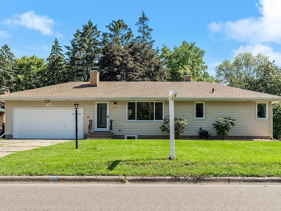 1st image of 1004 Shryer Ave W