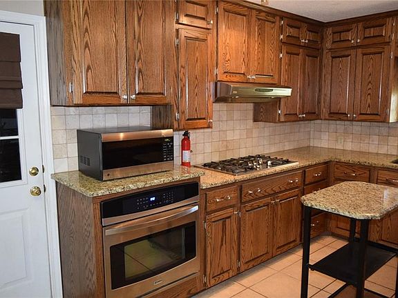 5th image of 408 Santa Anna Ave