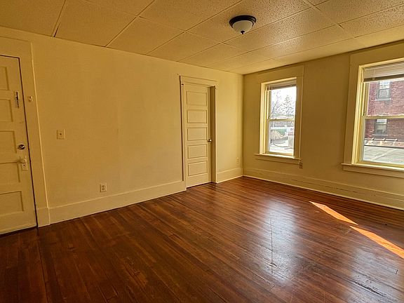 2nd image of 284 Oakland St #2L