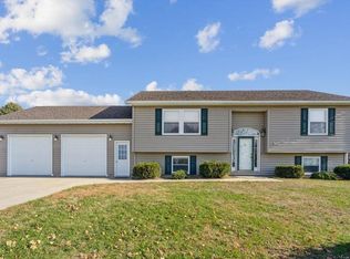 1201 E Linn St, Winthrop, IA 50682