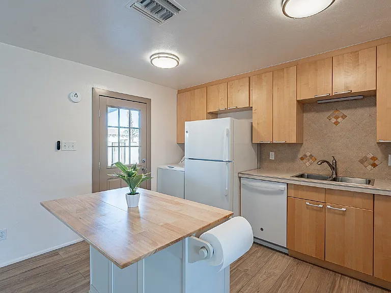 8416 E Rancho Vista Dr — Photo 13