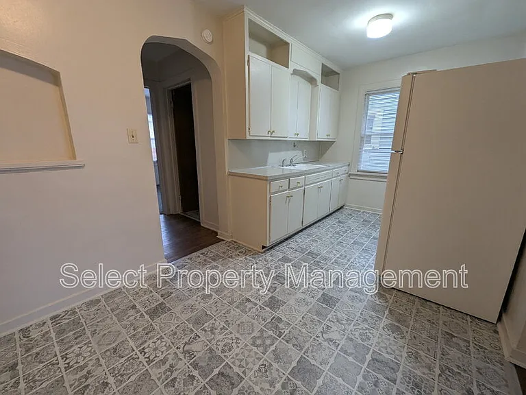 1033 Edgewater Ave #2 — Photo 7