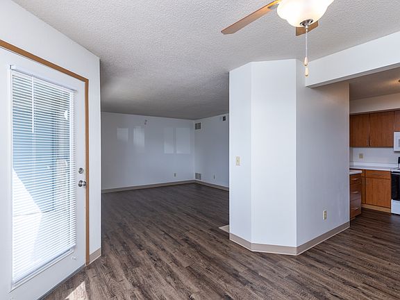 3rd image of 5101 Hawthorne Dr #5003-G