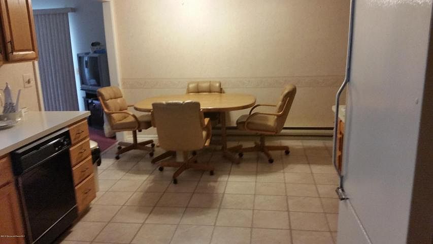 2nd image of 836B Vail Rd