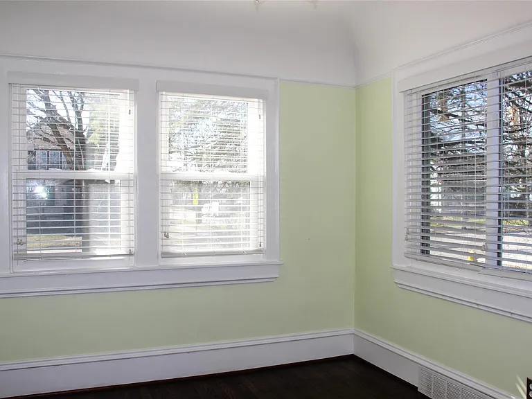 115 E Lincoln St — Photo 7