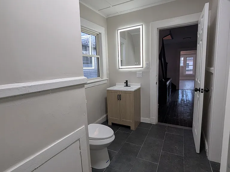 184 Buckingham St #2 — Photo 6