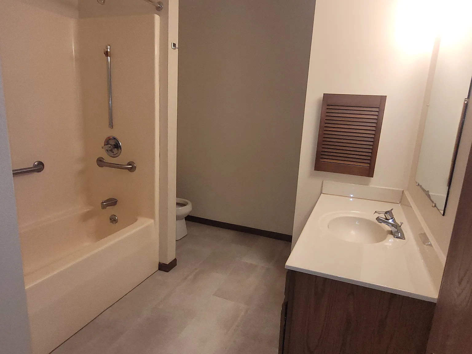 1 bed, $700 — Photo 3