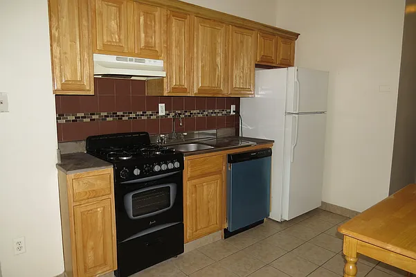 Rented by Capri Jet Realty Corp | media 8