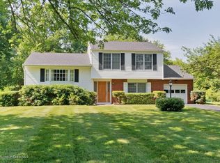 21 Chaucer Rd, Manalapan, NJ 07726