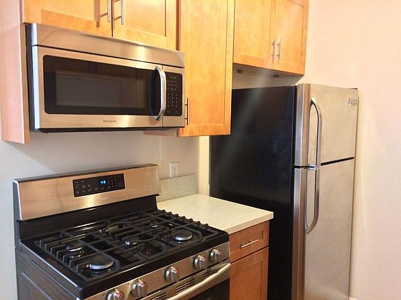 4th image of 2624 6th St APT 7