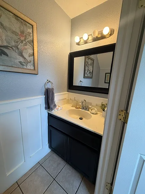 4 bed, 2.5 bath, 1700 sqft, $4,800 — Photo 2