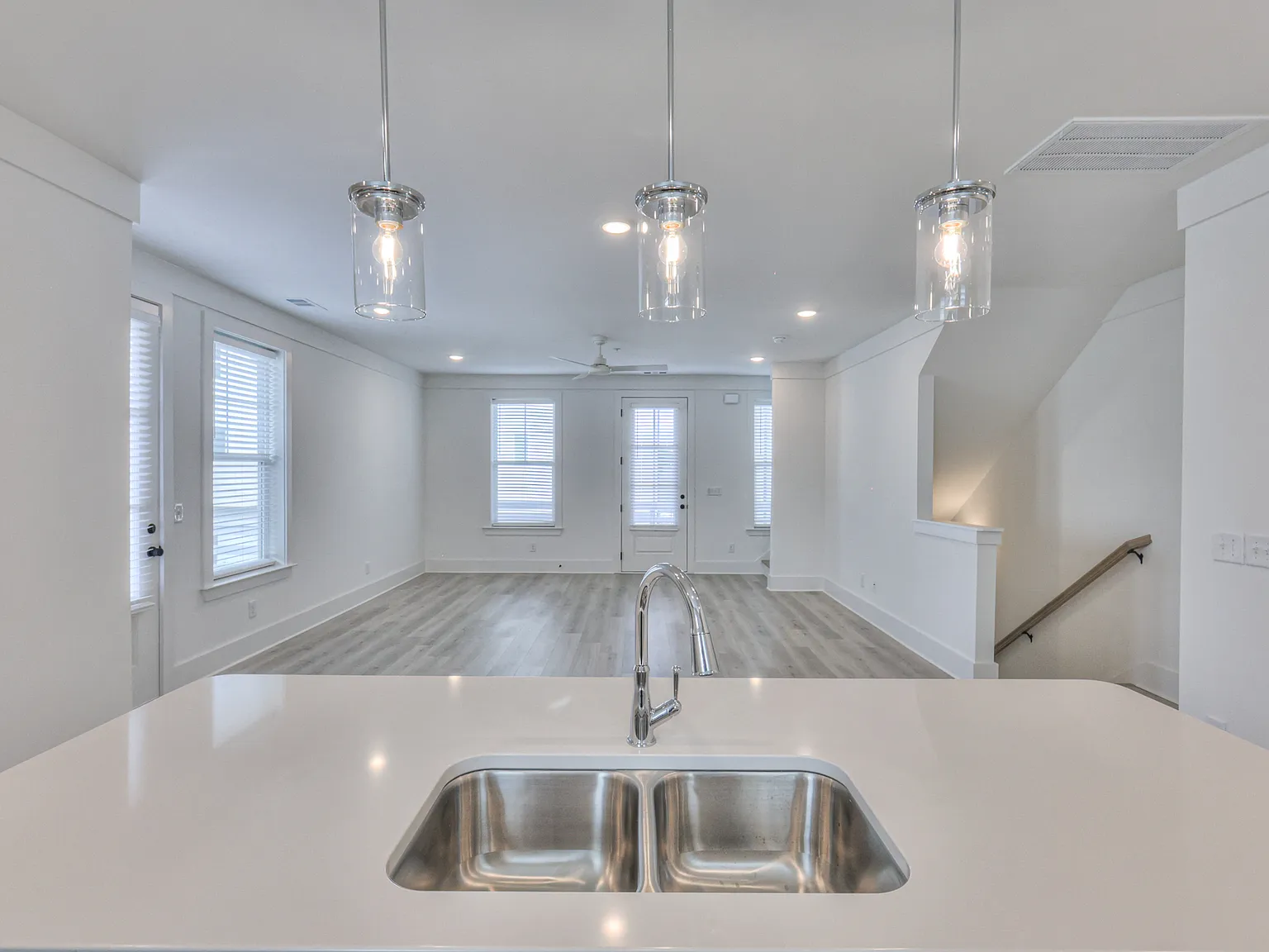 1589 Residences — photo 18