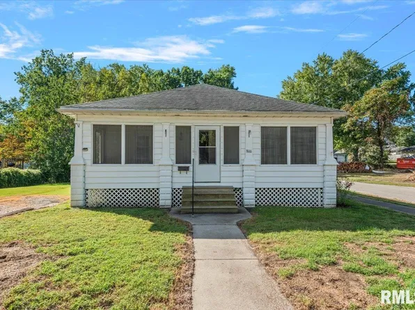 800 E Adams St, Taylorville, IL 62568
