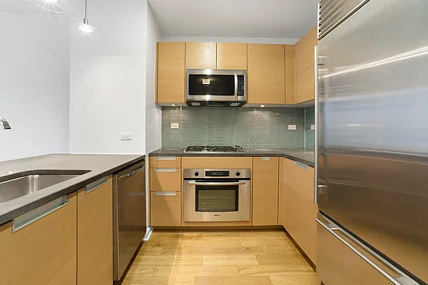 Rented by RELO REDAC INC. | media 8