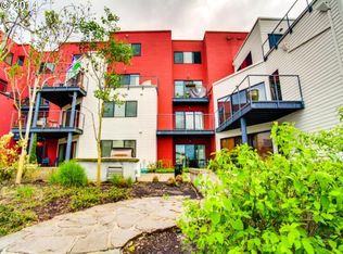 720 NW Naito Pkwy APT D18, Portland, OR