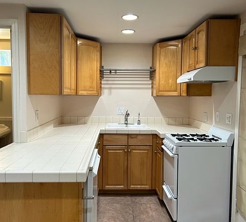 4th image of 741 Santa Ray Ave #A