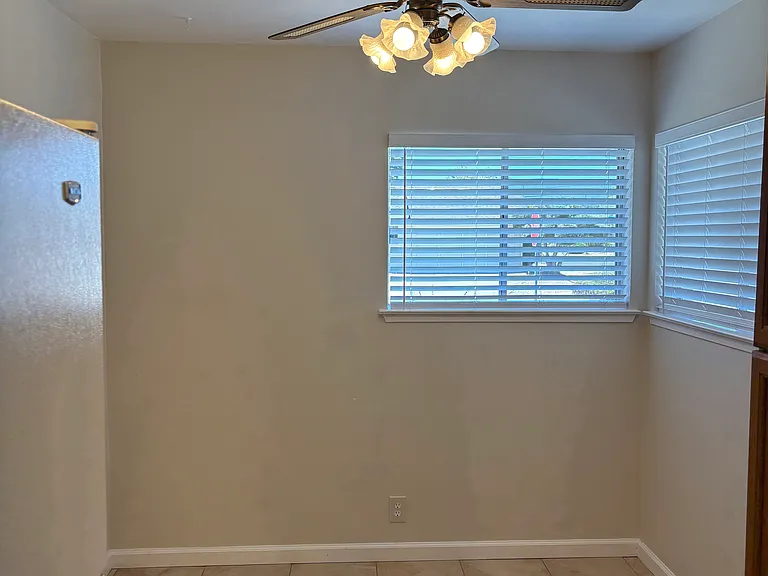1286 Petal Way — Photo 7