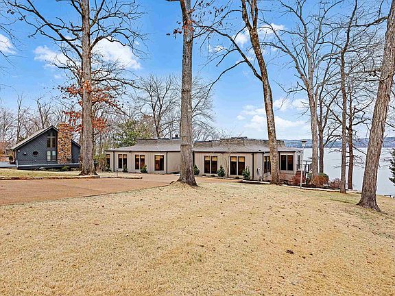 5th image of 600 Rivercliff Ln