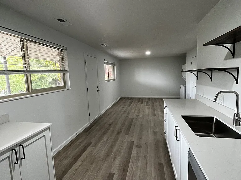 254 N 700 W — Photo 5