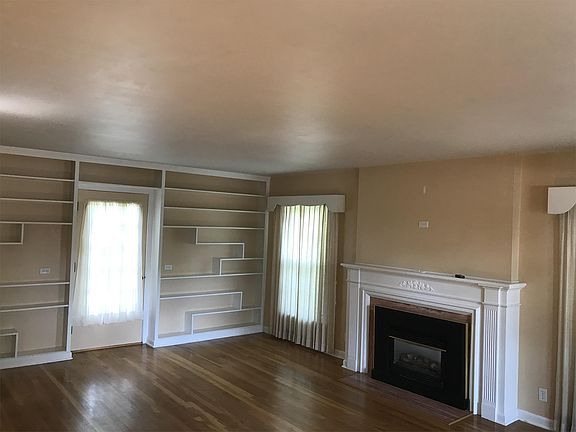 3rd image of 719 S Durbin St