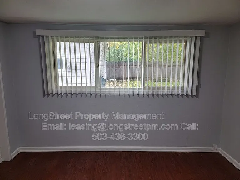 350 SE Lilly Ave #4 — Photo 15