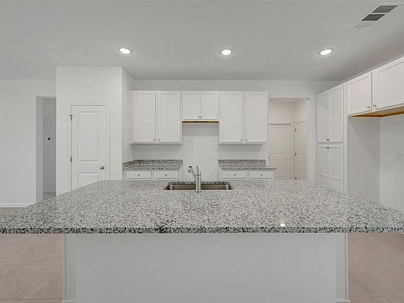 4th image of 5239 Light Willow Ln