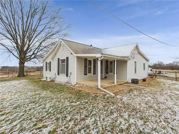 359 SW 101st Rd, Warrensburg, MO 64093