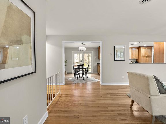 4th image of 9122 Northfield Rd