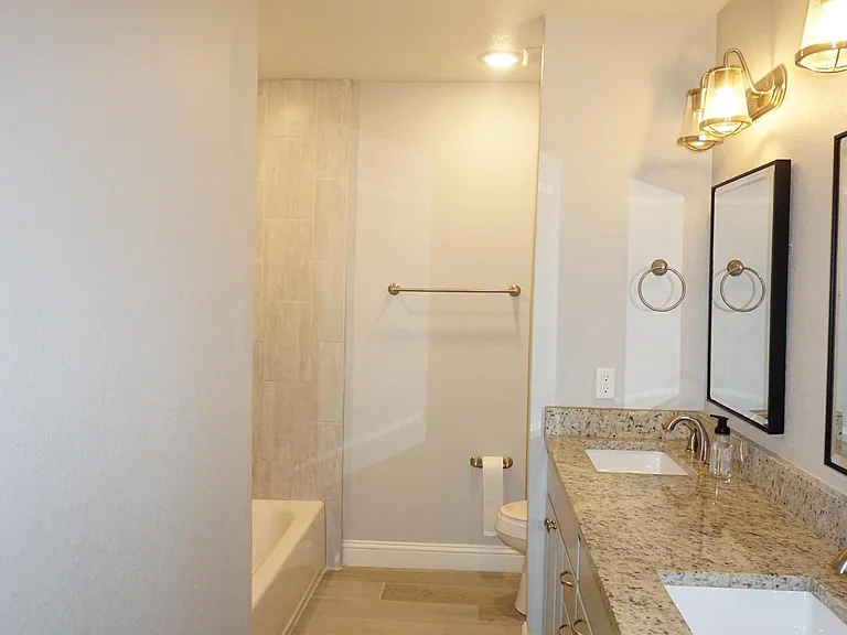 610 Wells St — Photo 19