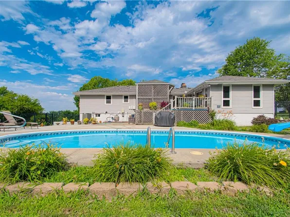 203 Evergreen St, Wood Heights, MO 64024