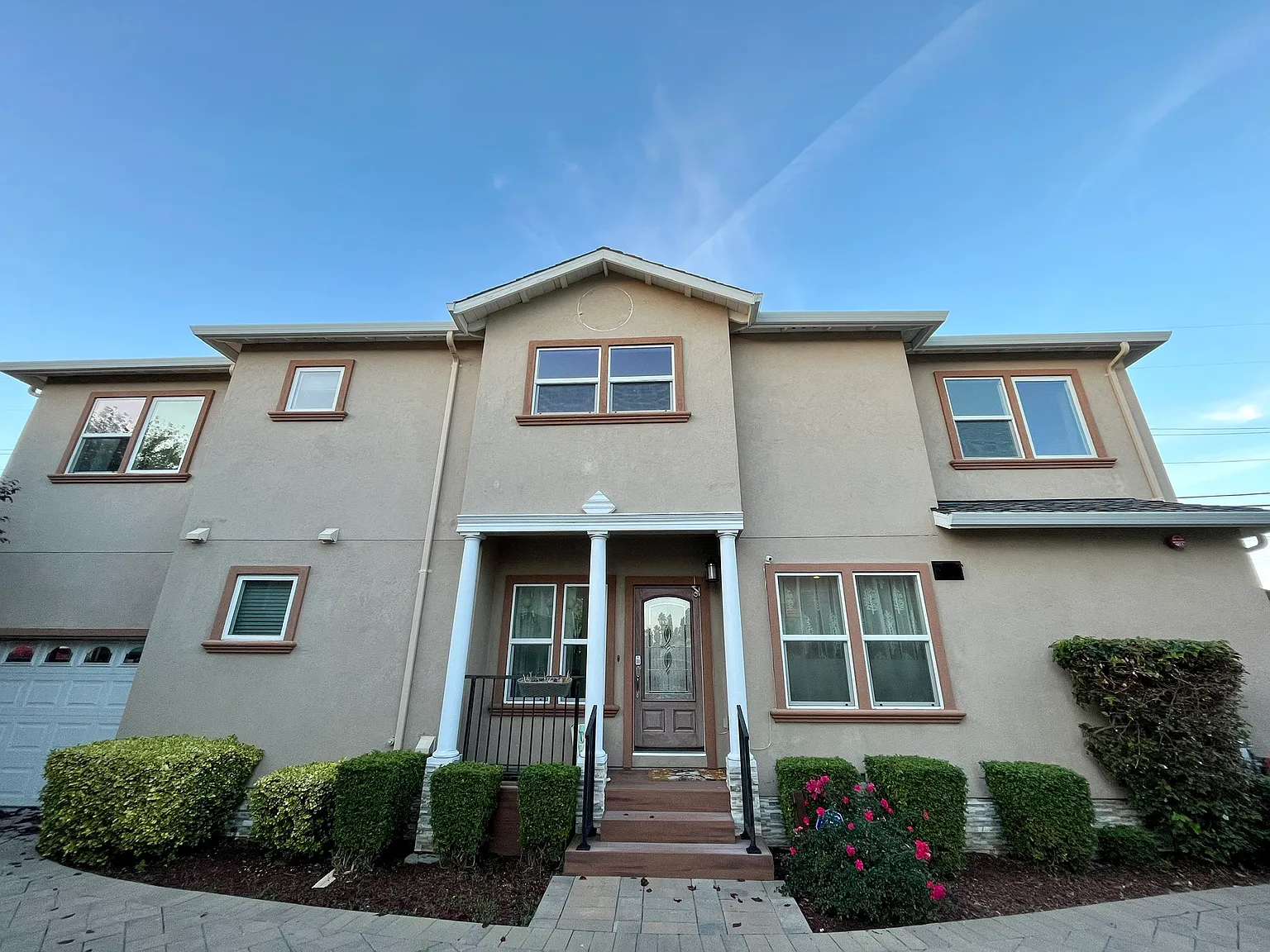 4 bed, 1587 sqft, $5,200 — Photo 1