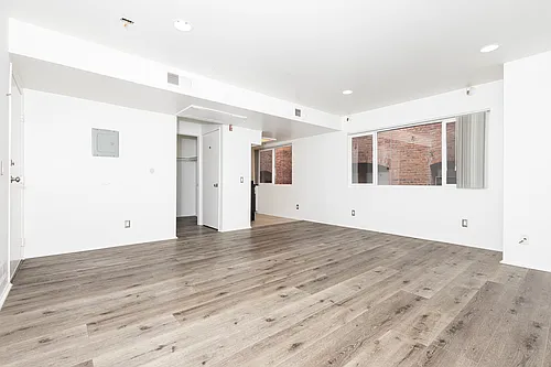 724 S Berendo St #3C Photo 1
