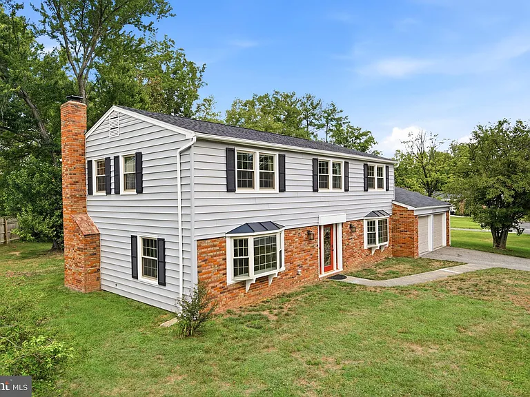 1205 Windermere Ct — Photo 3