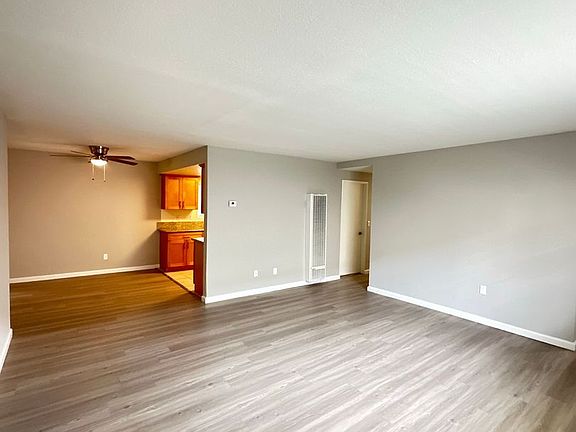 3rd image of 3601 Farquhar Ave #3603